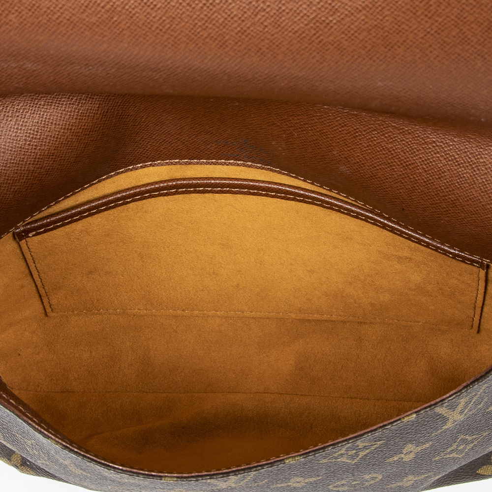 Louis Vuitton Musette Tango - Picture 9 of 10